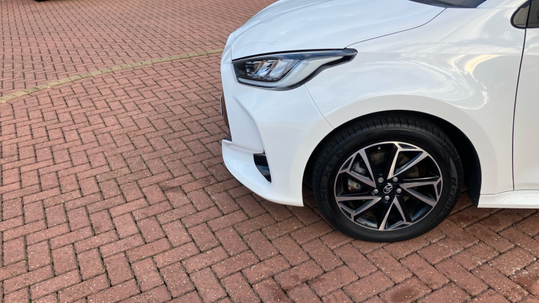 Toyota Yaris 1.5 Hybrid Design 5dr CVT Hybrid Hatchback